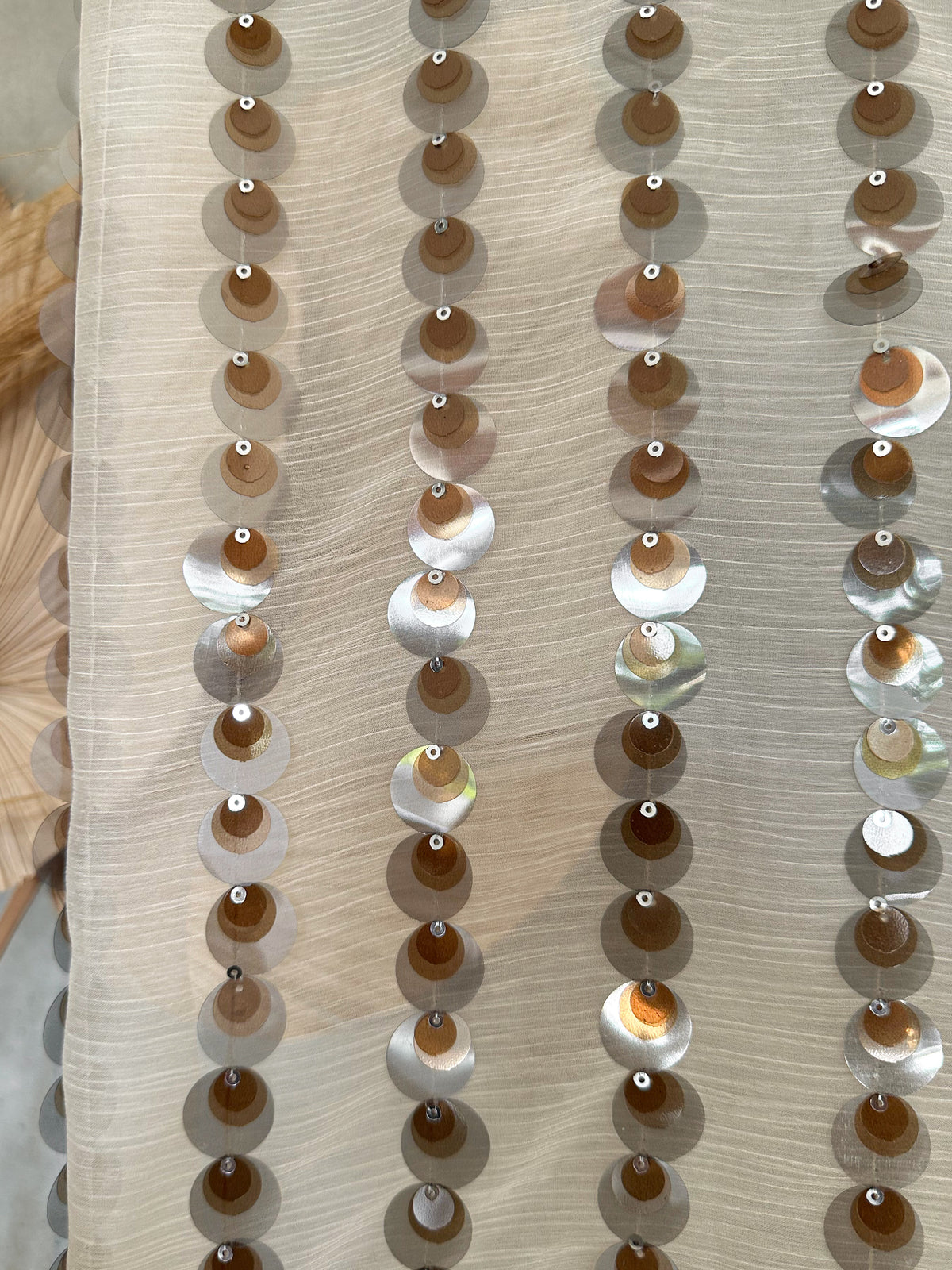 Gasa Beige Bordada con Lentejuelas