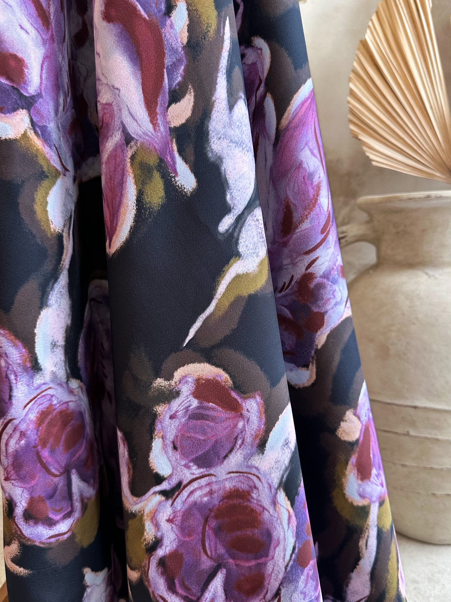 Satén Mate Estampado en tonos Café, Morado y Crudo