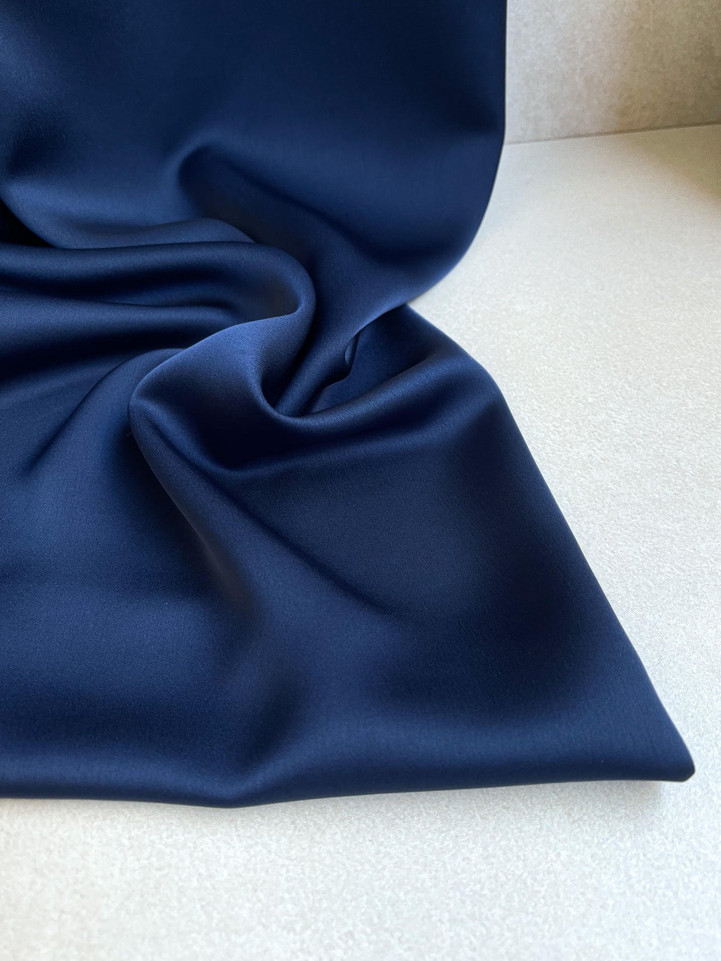 Tela Charmeuse Satinada Azul Marino