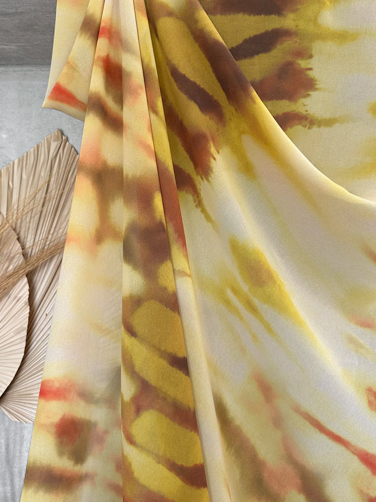 Gasa Estampada Abstracta en Amarillo, Terracota y Café