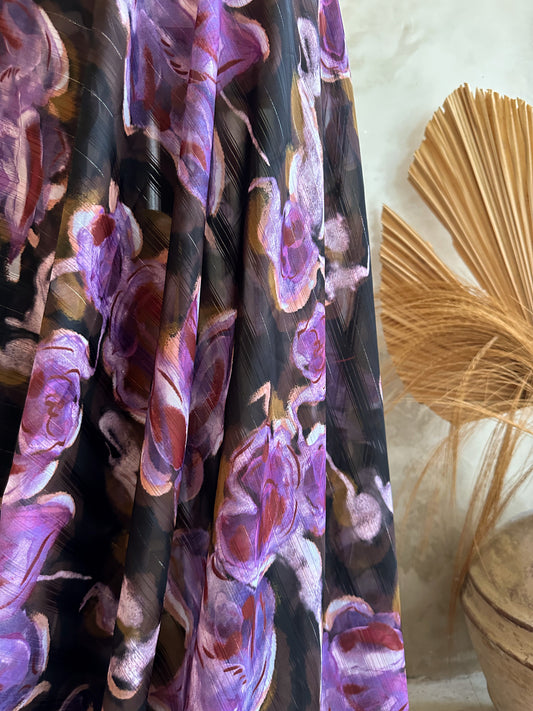Gasa Lurex Estampada Floral en Tonos Violeta y Burdeo