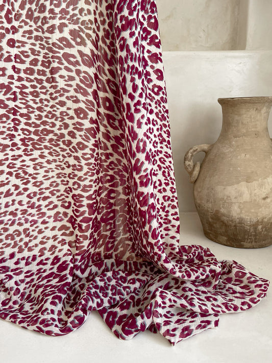 Tela Gasa Animal Print con Lurex en Burdeo y Beige
