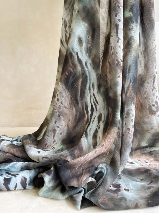 Tela Gasa Estampada en Tonos Tierra y Verde Agua con hilos de Lurex