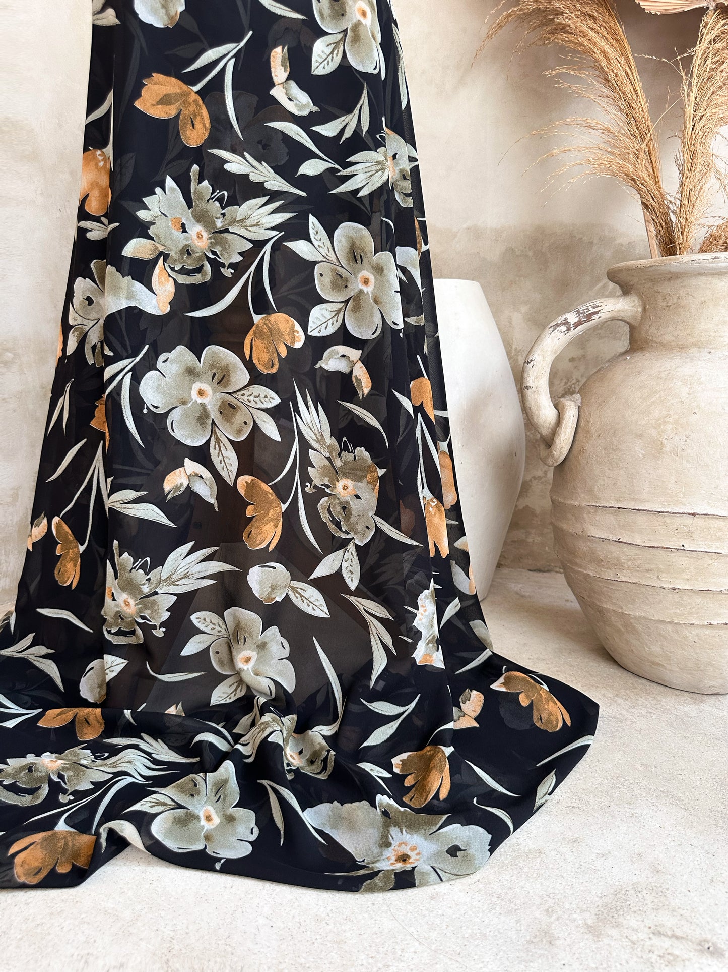 Gasa Estampada Floral Negro con Verde Oliva y Café