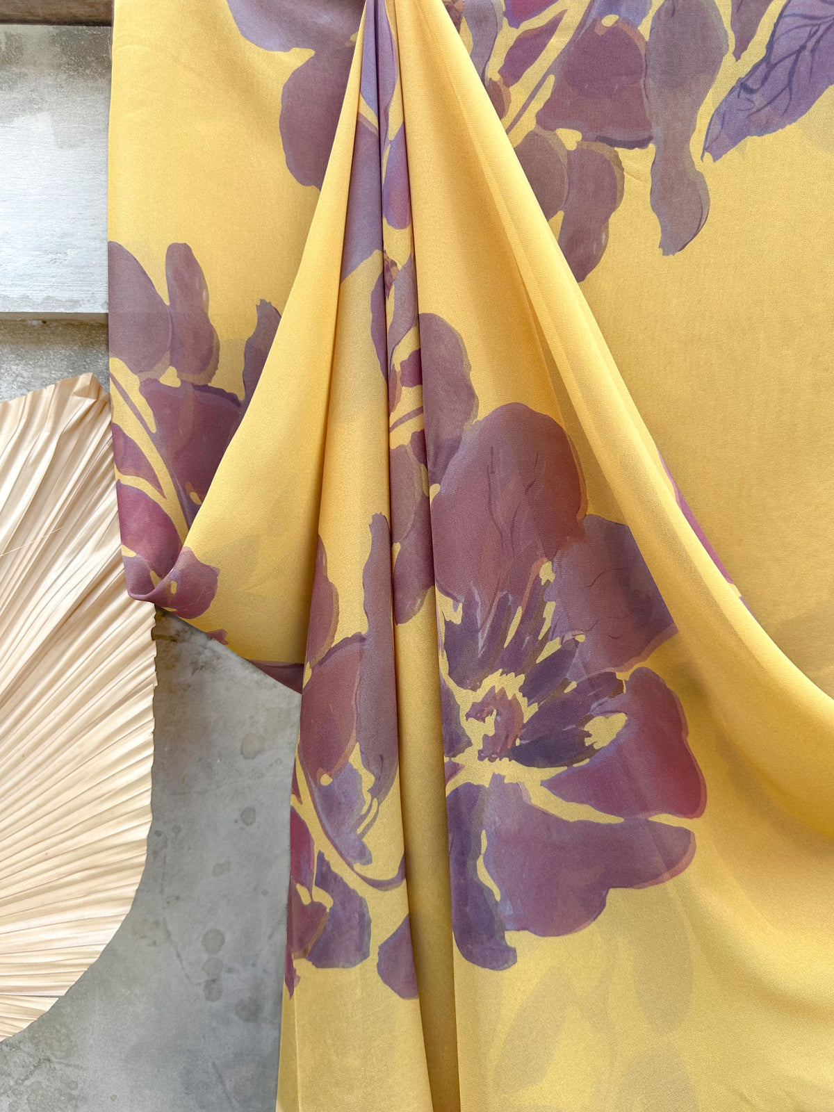 Gasa Estampada Floral en Amarillo Pastel y Malva