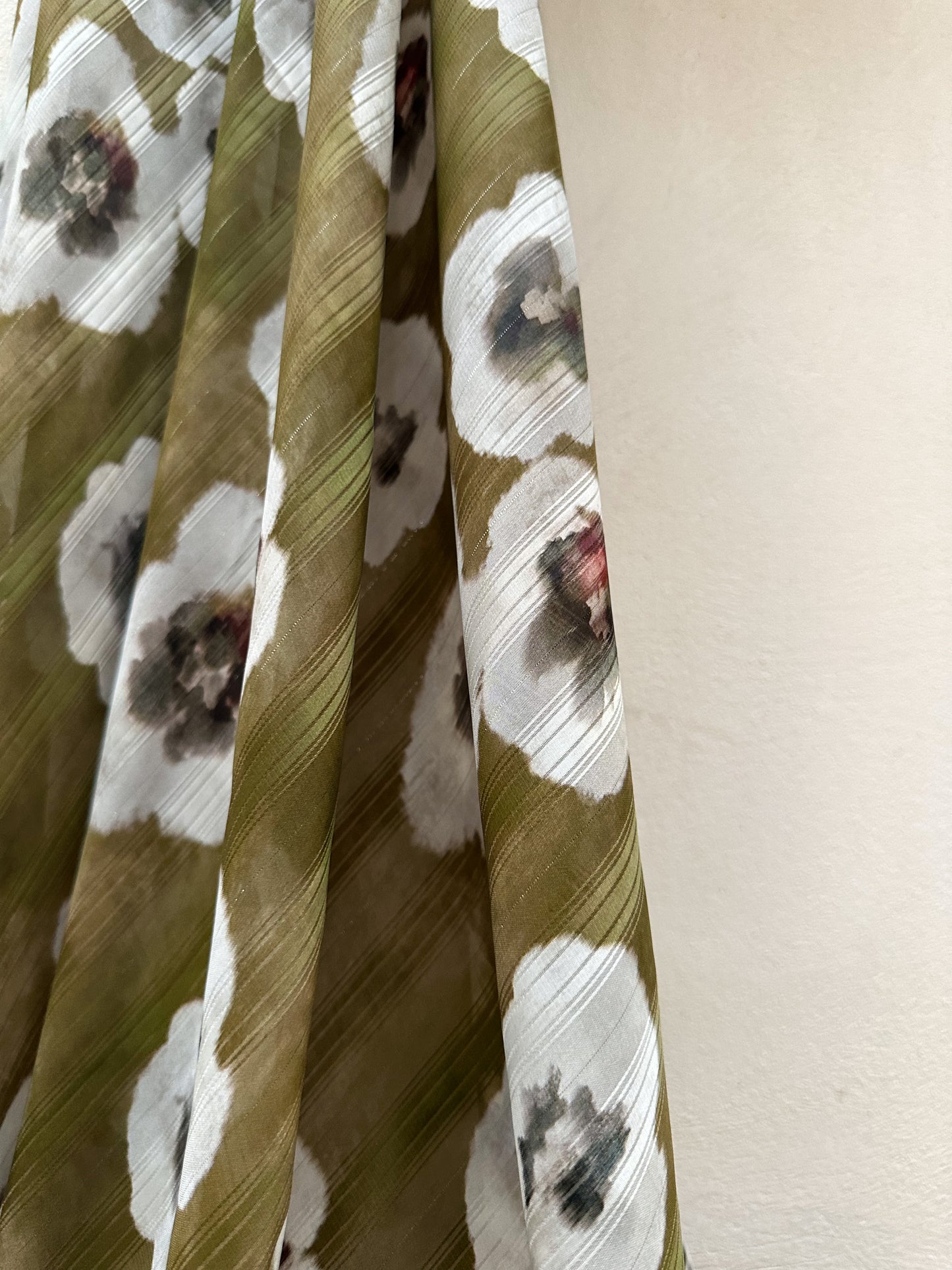 Gasa Estampada Lurex en Tonos Verde y Crudo