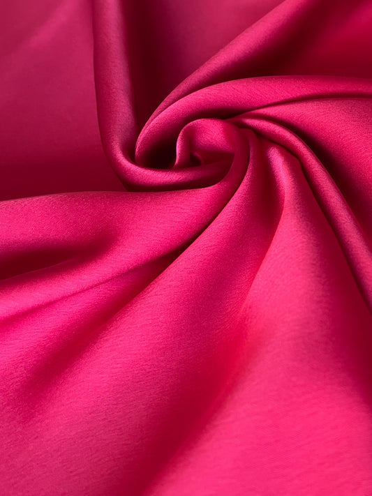 Tela Charmeuse Satinada Viva Magenta
