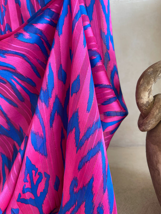 Tela Gasa Texturizada Fucsia con Azul Eléctrico y Lurex Dorado