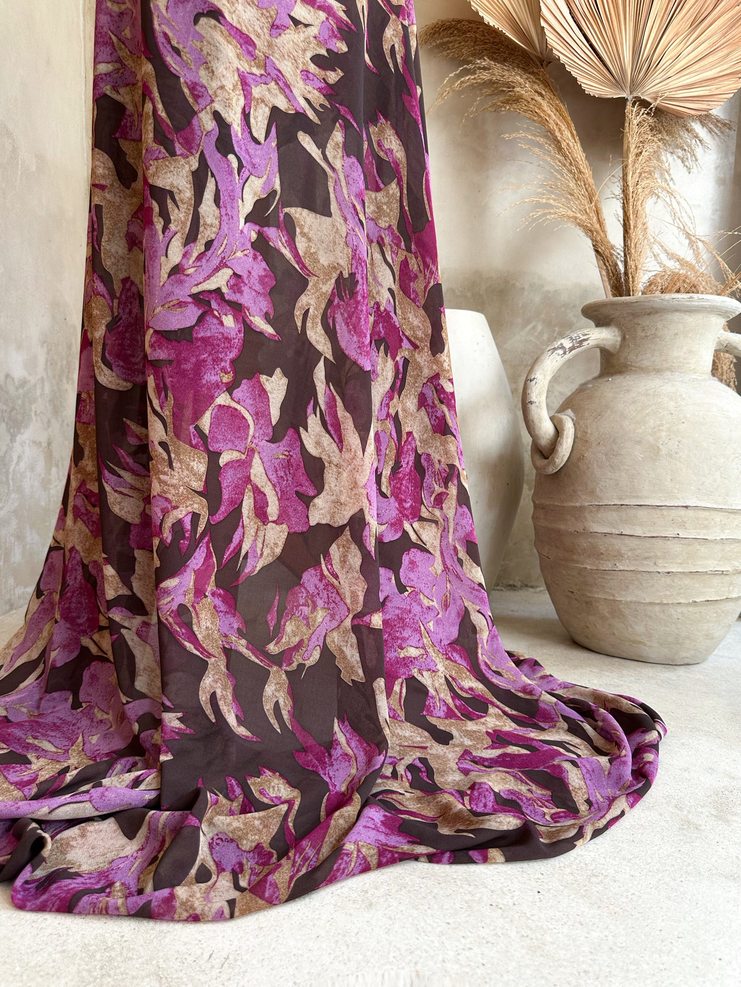 Gasa Estampada Café y  Fucsia