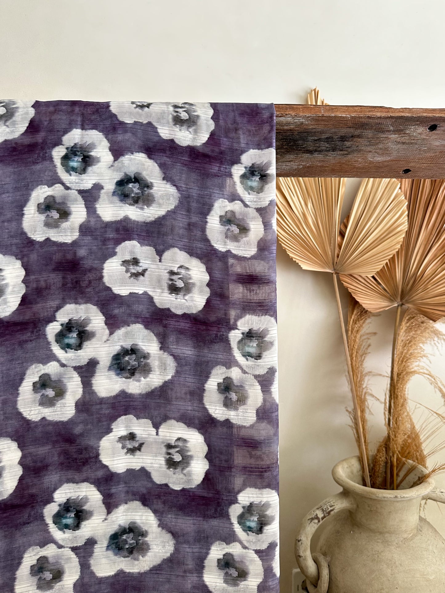 Gasa Estampada Lurex en Tonos Morado y Crudo