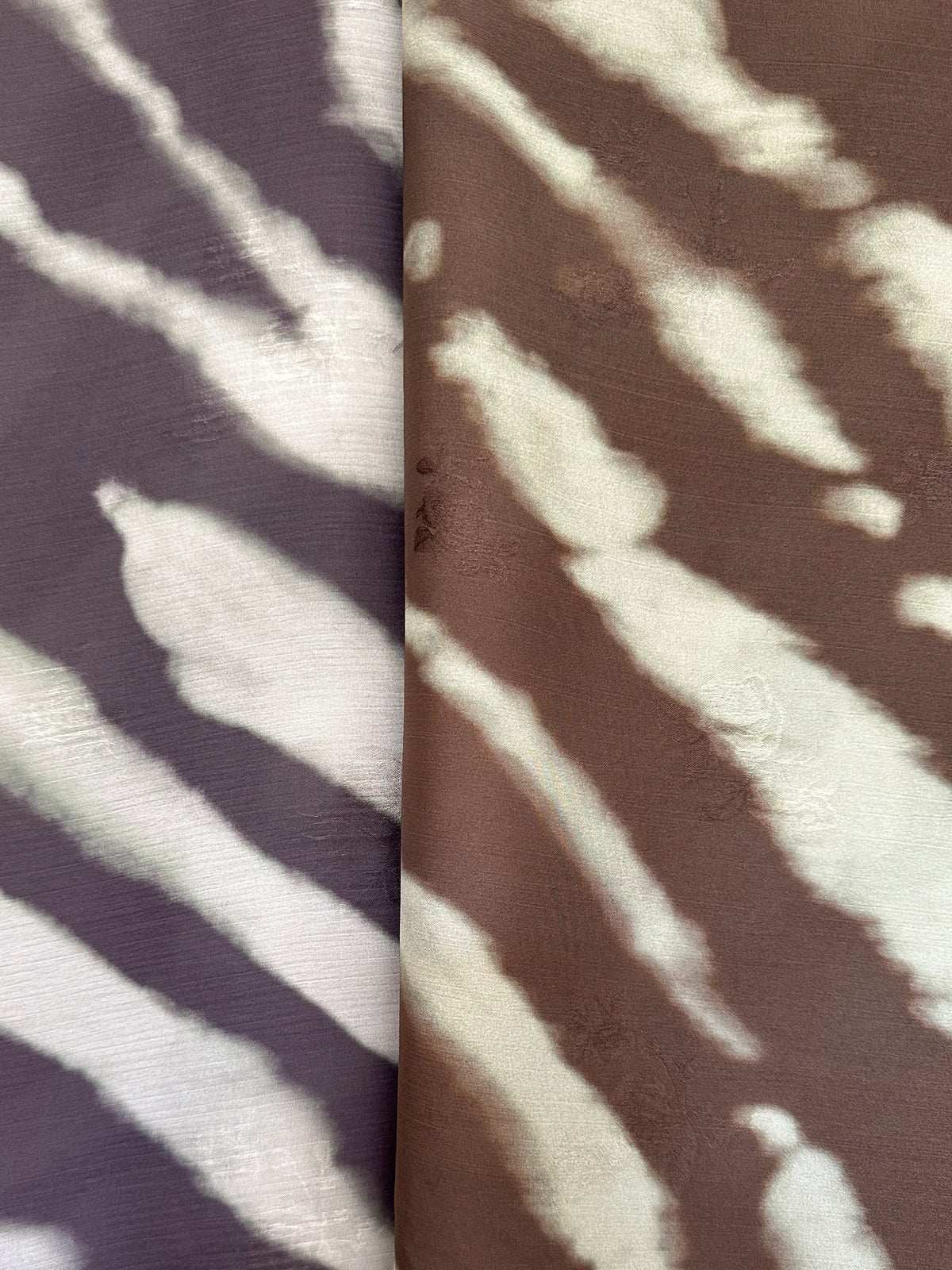 Crepé Satén Jacquard Estampado en Café y Taupe