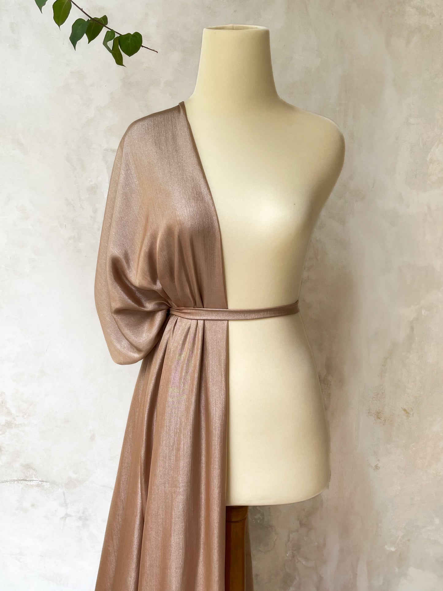 Tela Crepé Crinkle Brillante Nude Dorado