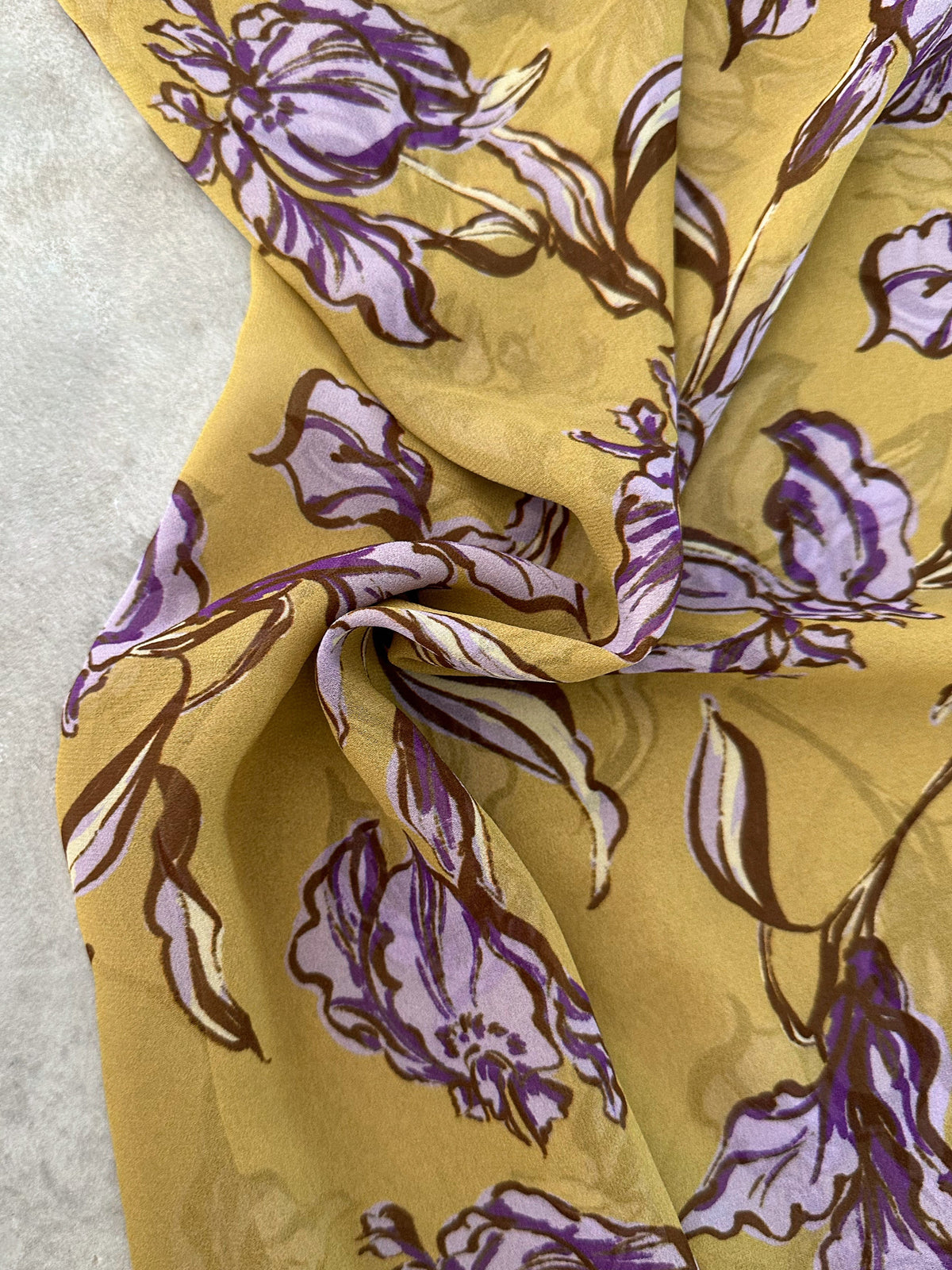 Gasa Estampada Floral en Mostaza y Lila