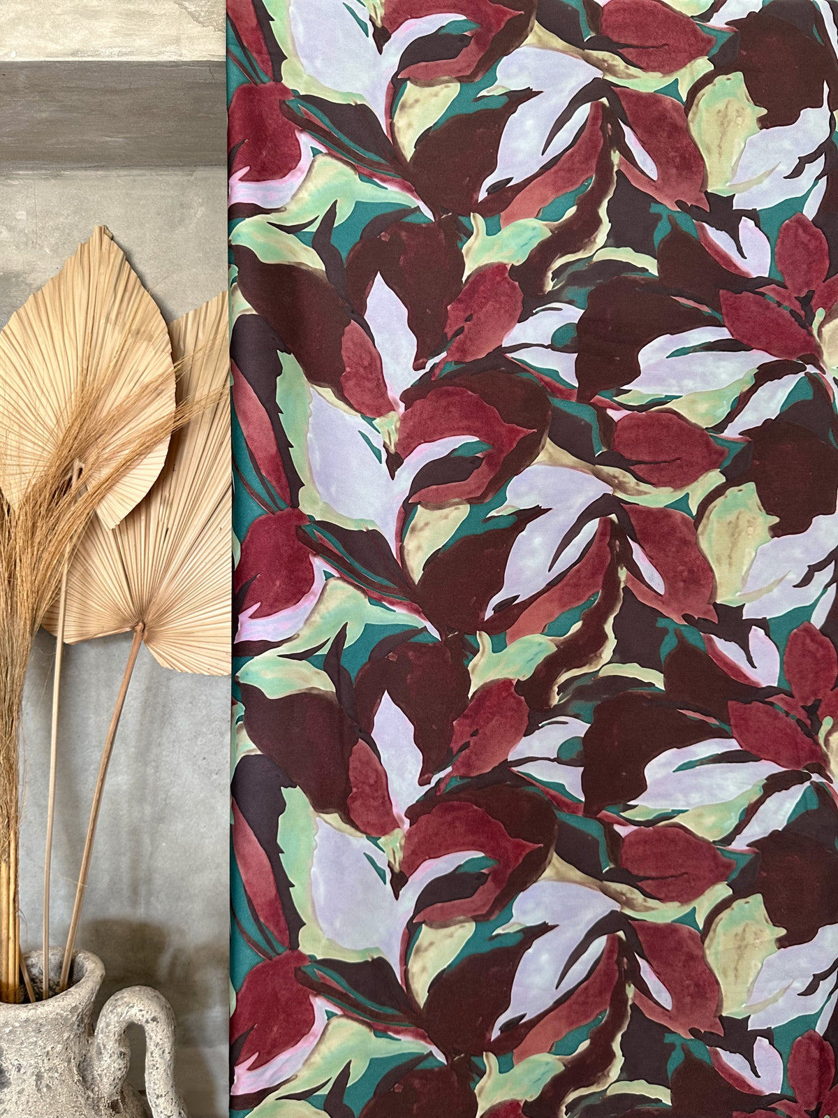 Satén Estampado Floral en Burdeo, Verde y Café