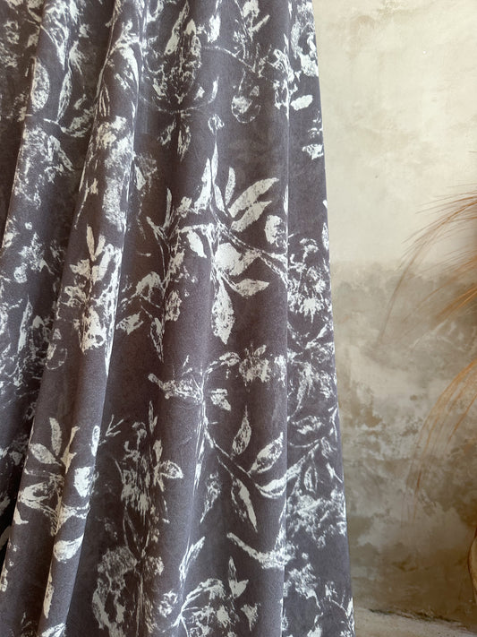 Gasa Estampada Gris Hojas