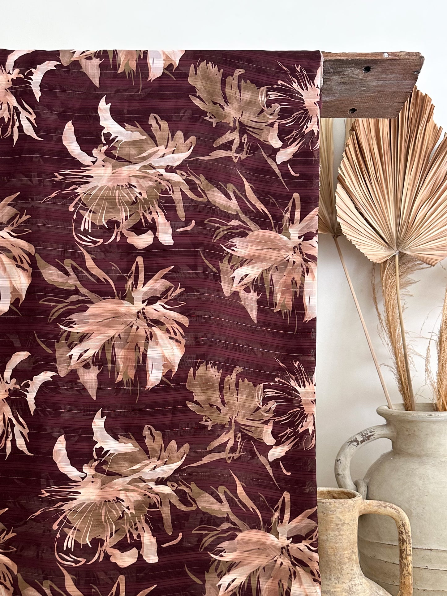 Gasa Lurex Estampada en Tonos Burdeo y Rosa Empolvado