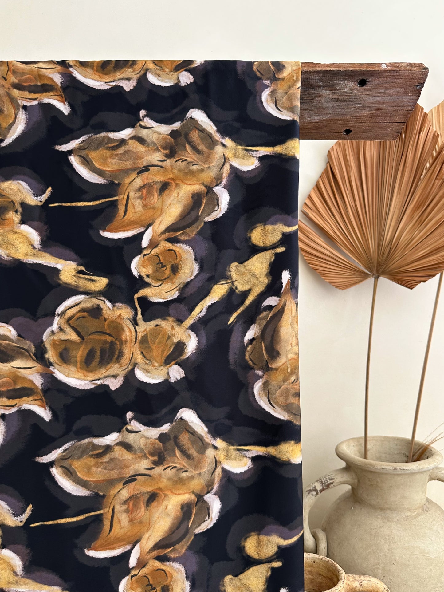 Satén Mate Estampado en tonos Café, Mostaza y Crudo